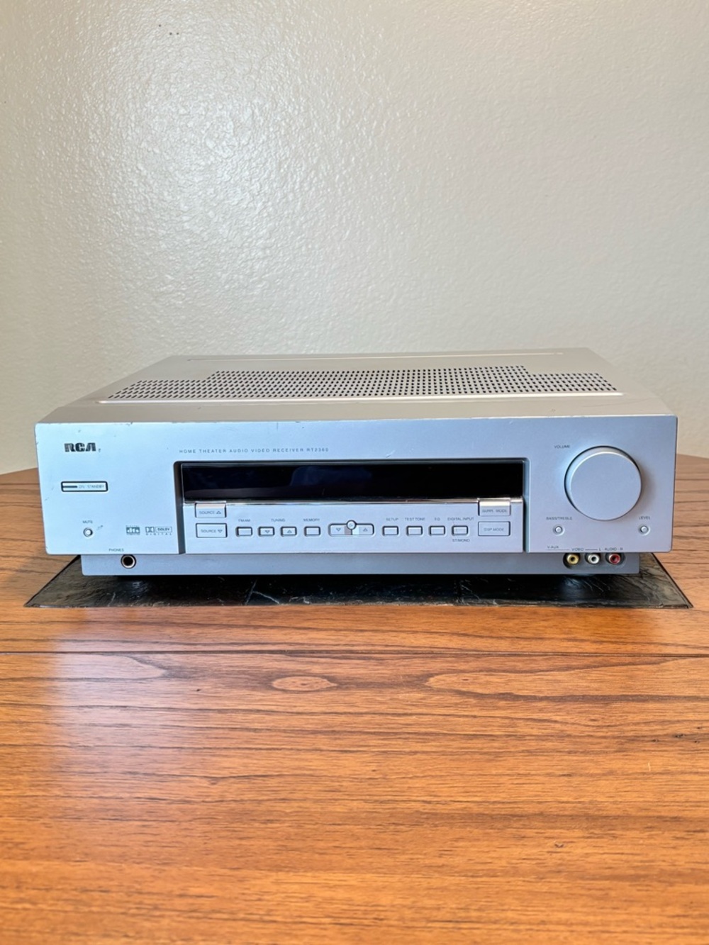 RCA RT2360 HOME THEATER AUDIO VIDEO RECEIVER / 300 TOTAL WATTS POWER / GOOD COND